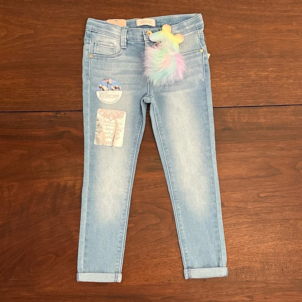 Girls Stretchy Fit Jeans Kids Size 6 with ball key chain